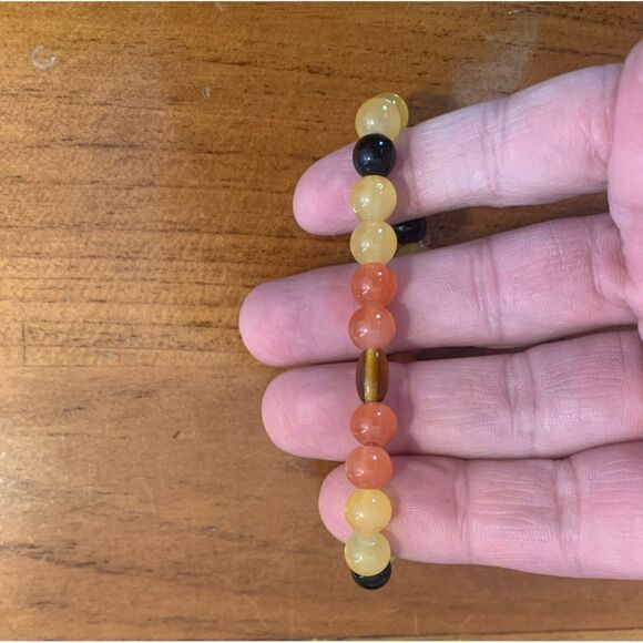 Handmade beaded stretch bracelet - Picture 3 of 4